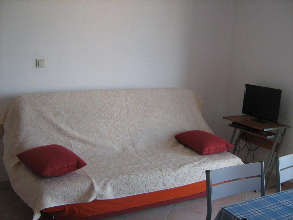Ana Apartment Vir
